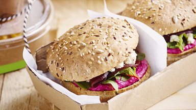 CRYSTAL ROLL SEEDED PRE-SLICED, with structures of beetroot and feta 